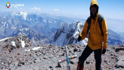 Juan García Arriaza llega con la bandera de Móstoles a la cima de Europa