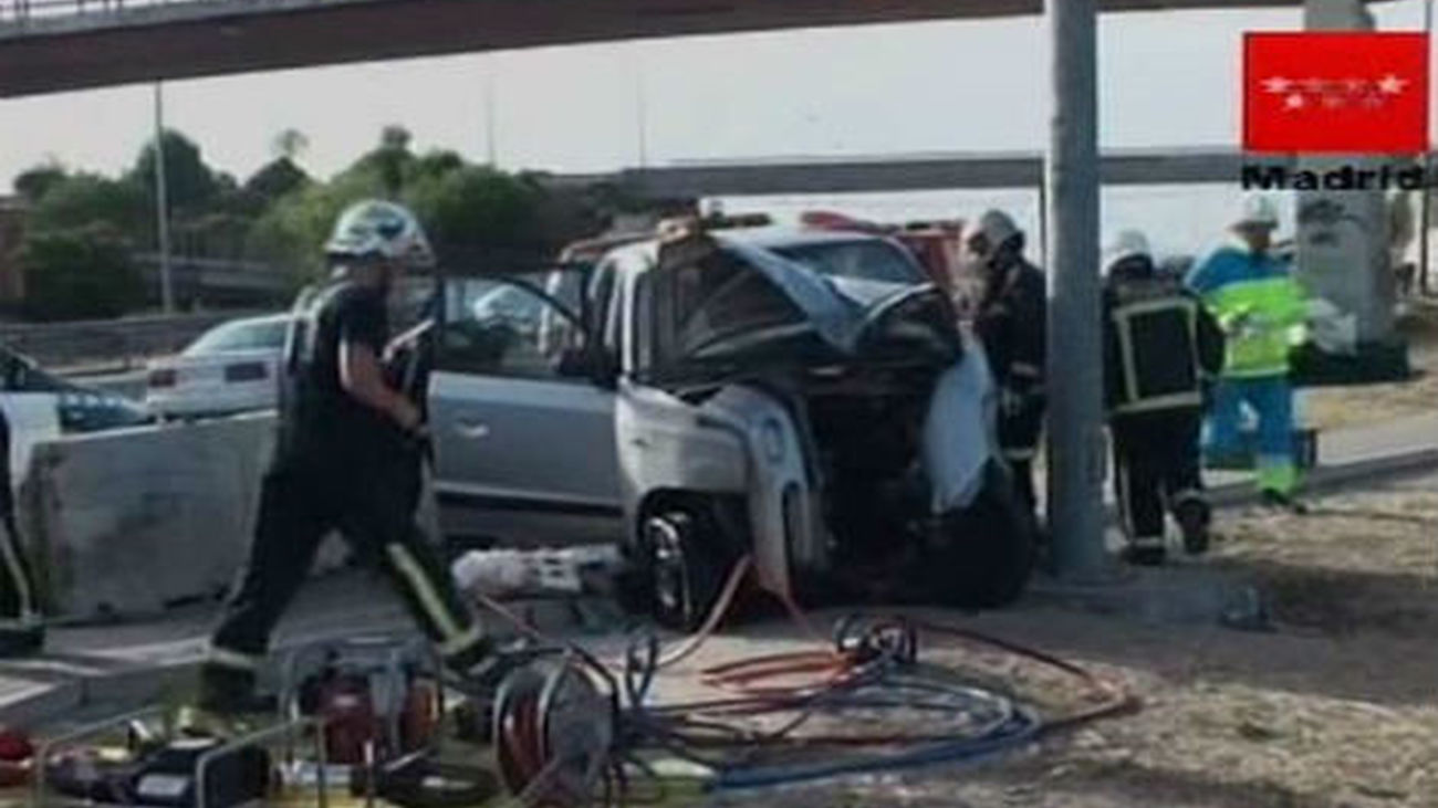 Herida grave una conductora tras salirse de la vía y chocar contra un ...