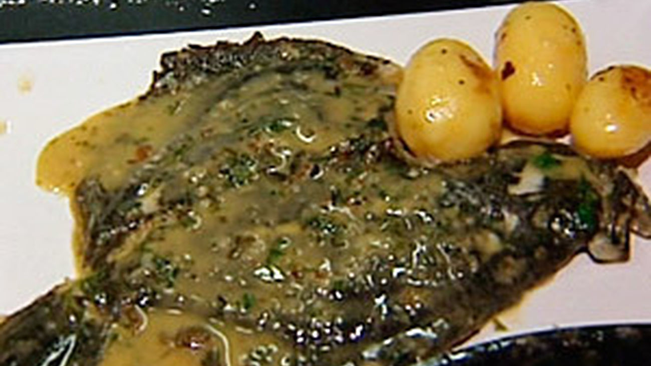 Rodaballo a las finas hierbas