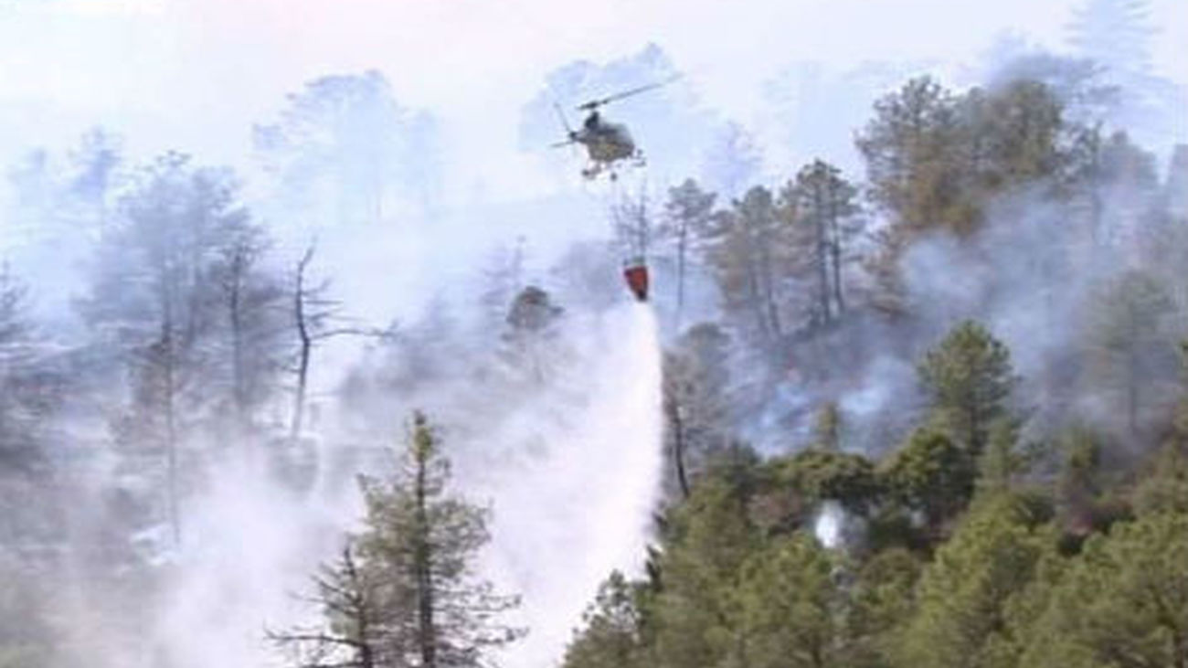 Se reactiva el incendio forestal de Aragón cuando ya estaba controlado