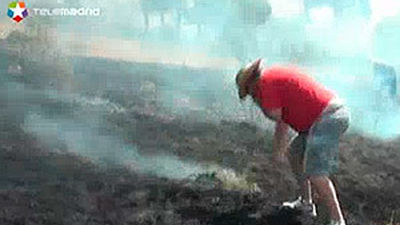 Un cámara de Telemadrid graba las primeras imágenes del incendio en Valdemaqueda