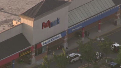 Tres muertos en un tiroteo en un centro comercial de Nueva Jersey