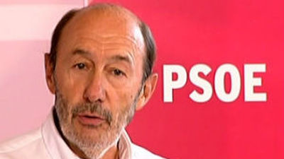 Rubalcaba vaticina un otoño "muy duro" por las medidas de Rajoy