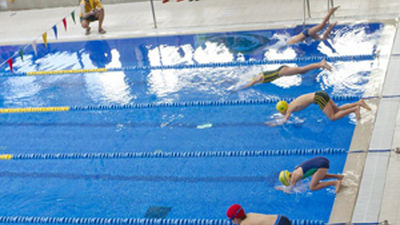 Dieciséis niños y ocho adultos, intoxicados por cloro en una piscina de Leganés