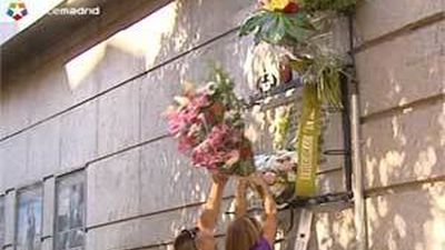 Los Bomberos rinden homenaje a sus compañeros muertos en el incendio de los Almacenes Arias