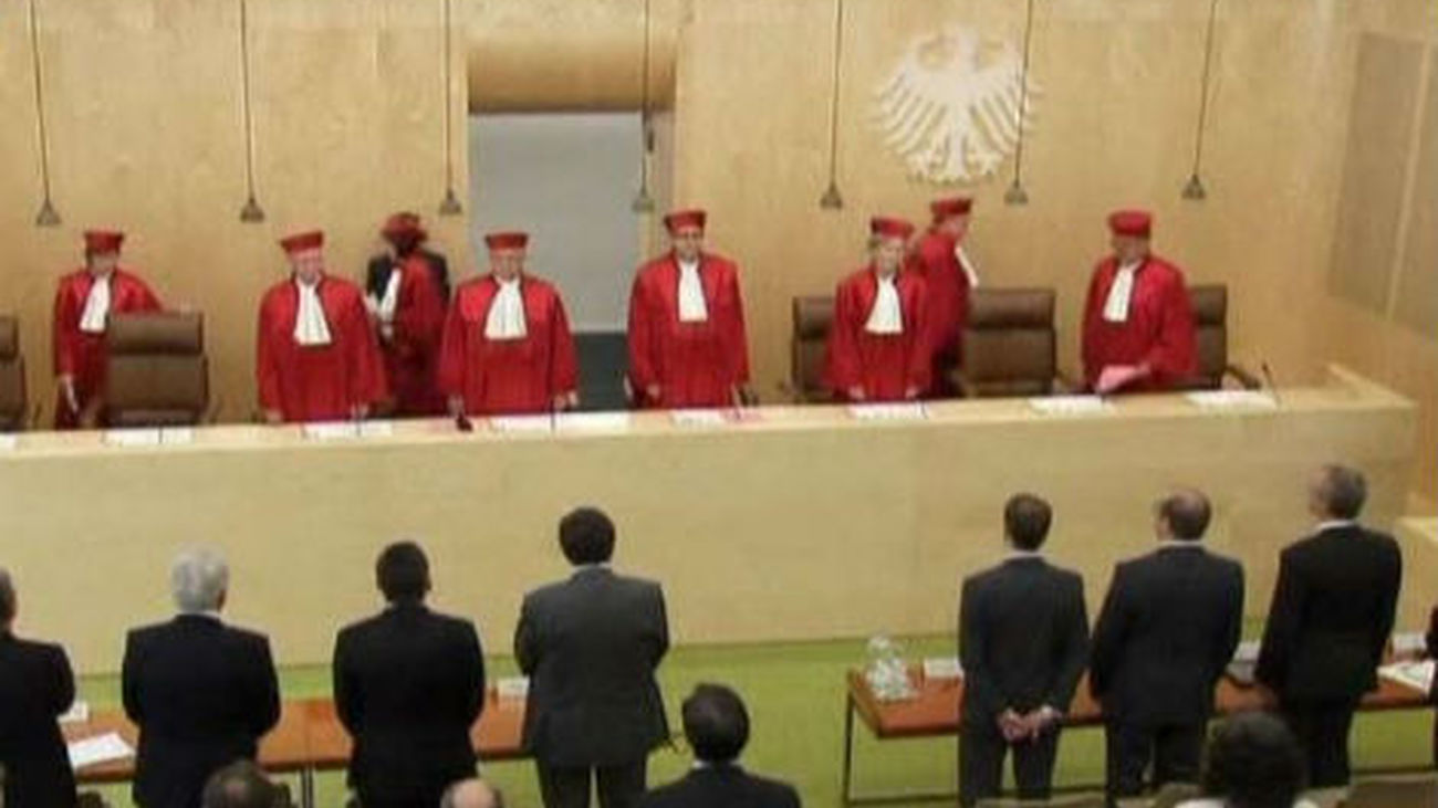 El Constitucional alemán avala con condiciones el MEDE y deja vía libre al rescate