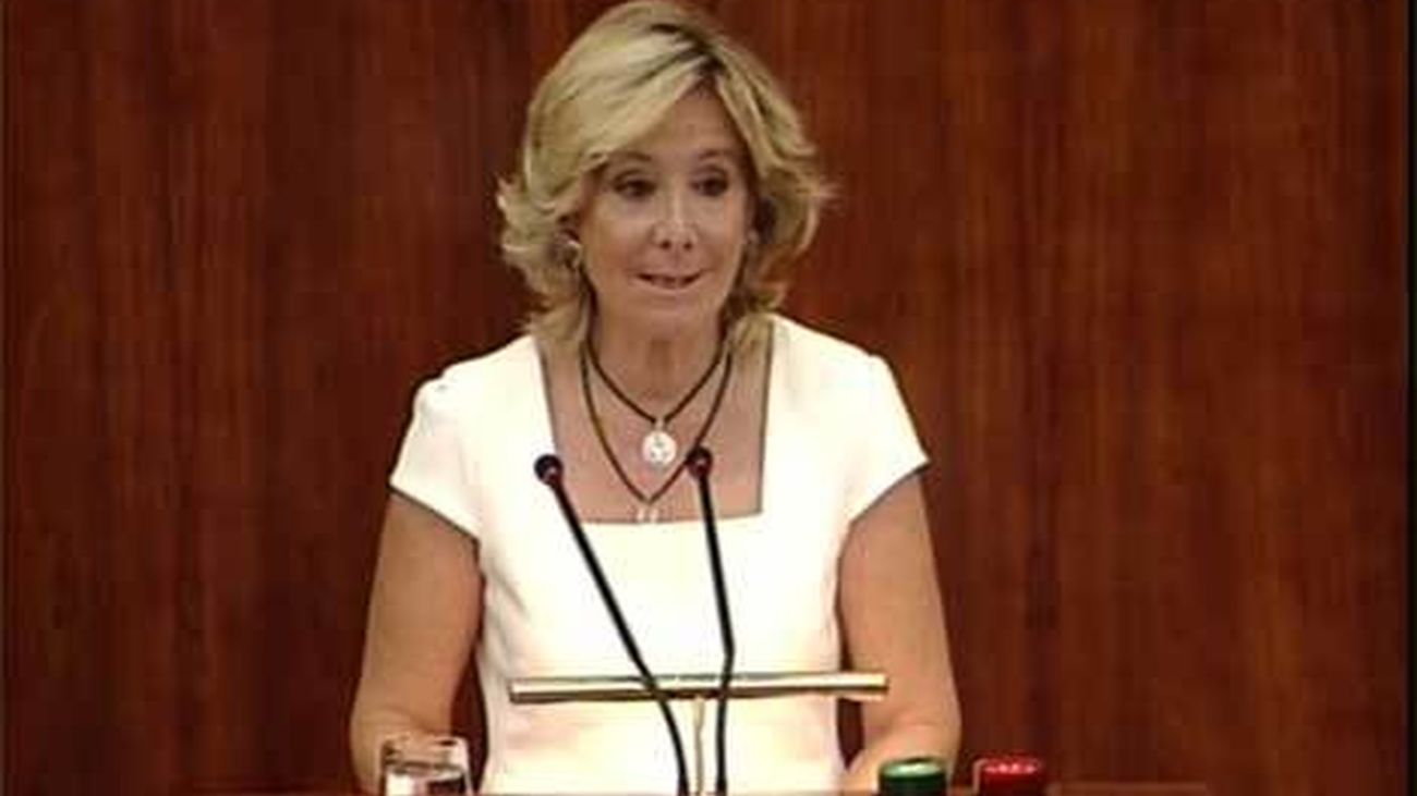 Aguirre disgustada por la "violencia" de los discursos de los portavoces de PSOE e IU