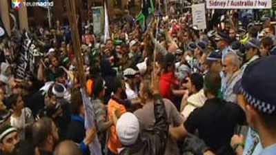 Un muerto y 400 heridos en los choques cerca de Embajada de EEUU en Egipto