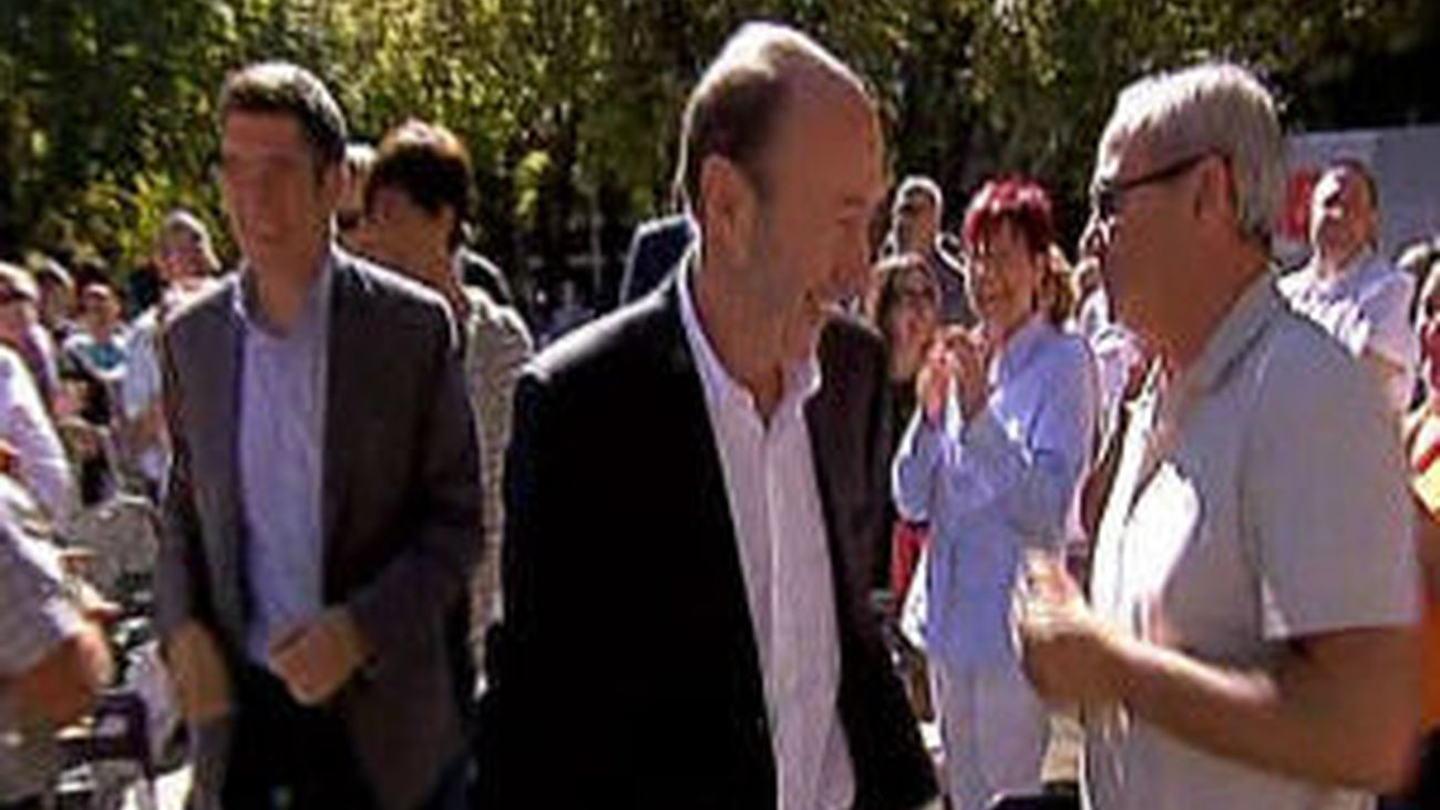 Rubalcaba dice que Rajoy ha perdido la mayoría social