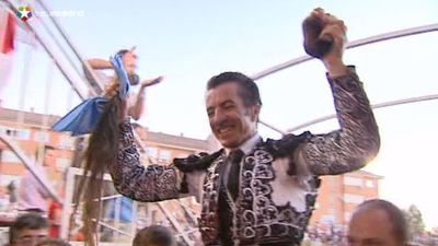 Triunfan Hermoso, Juli, Talavante, Fandiño y Puerta,y percance de Conchi Ríos