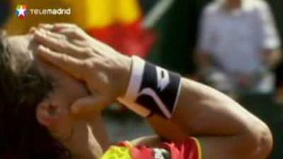 3-1 Ferrer vence a Isner y España alcanza la final