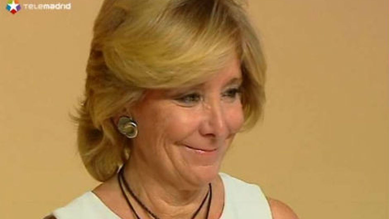 Esperanza Aguirre presenta  su carta de dimisión ante la Asamblea de Madrid
