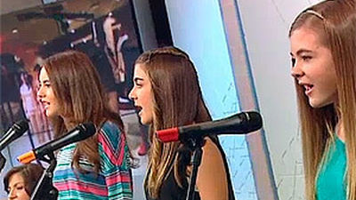 Las niñas de Lorca cantan '5 segundos', apadrinadas por Alejandro Sanz