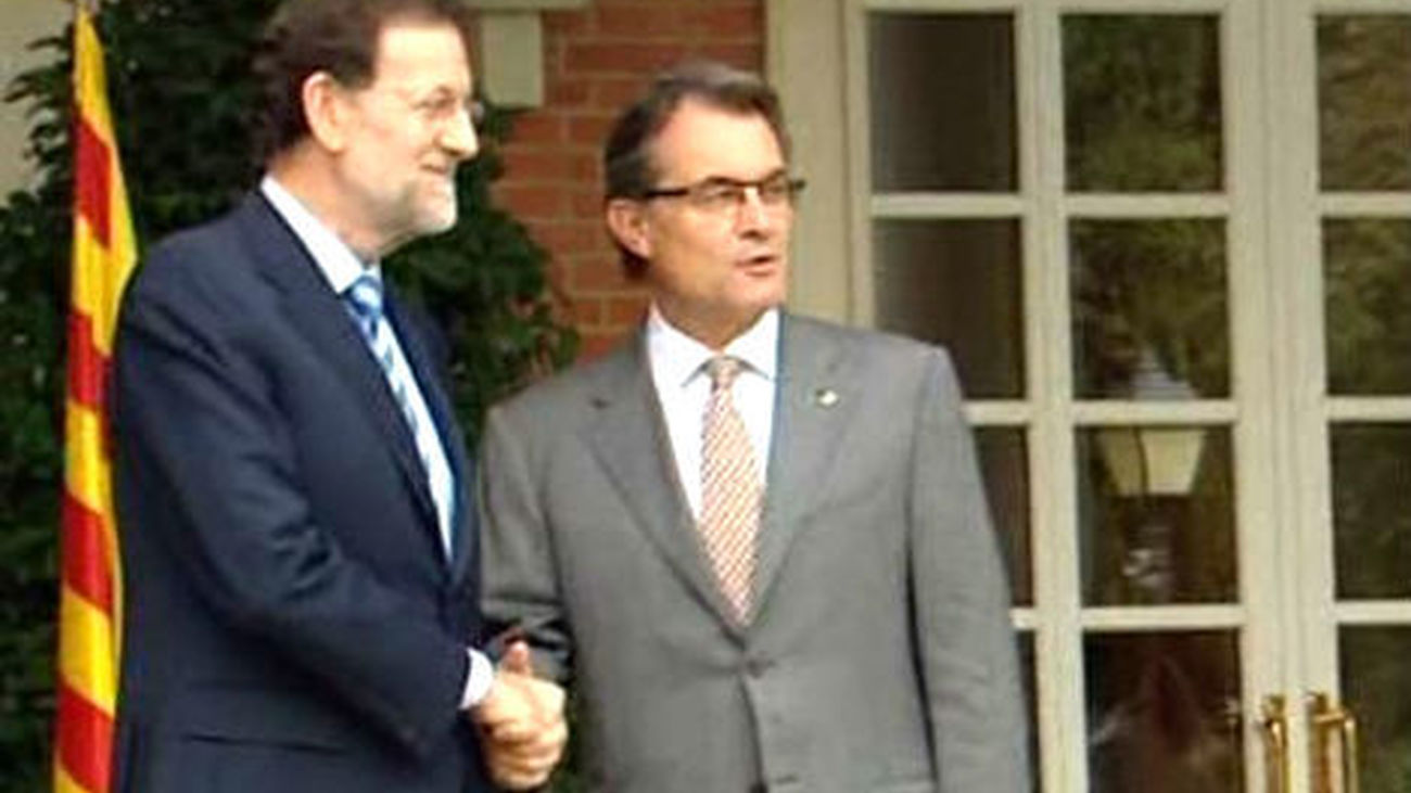 Rajoy dice "no" al pacto fiscal y Más aplaza su respuesta política