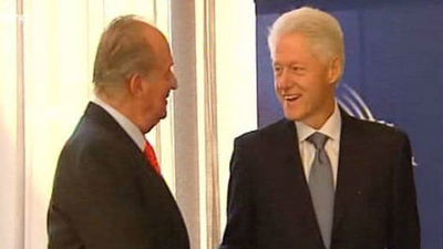 Clinton trasmite al Rey su confianza en la "fortaleza" de España para salir de la crisis