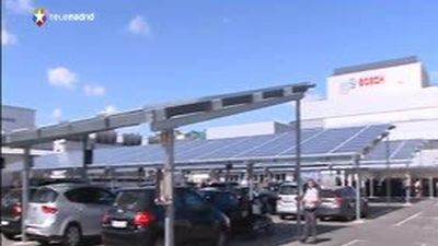 Botella inaugura una instalación fotovoltaica del grupo Bosch