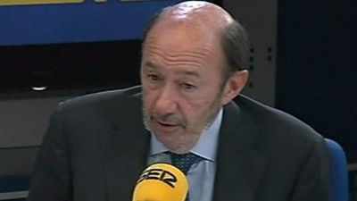 Rubalcaba partidartio de un modelo federal y Cospedal lo tacha de irresponsable