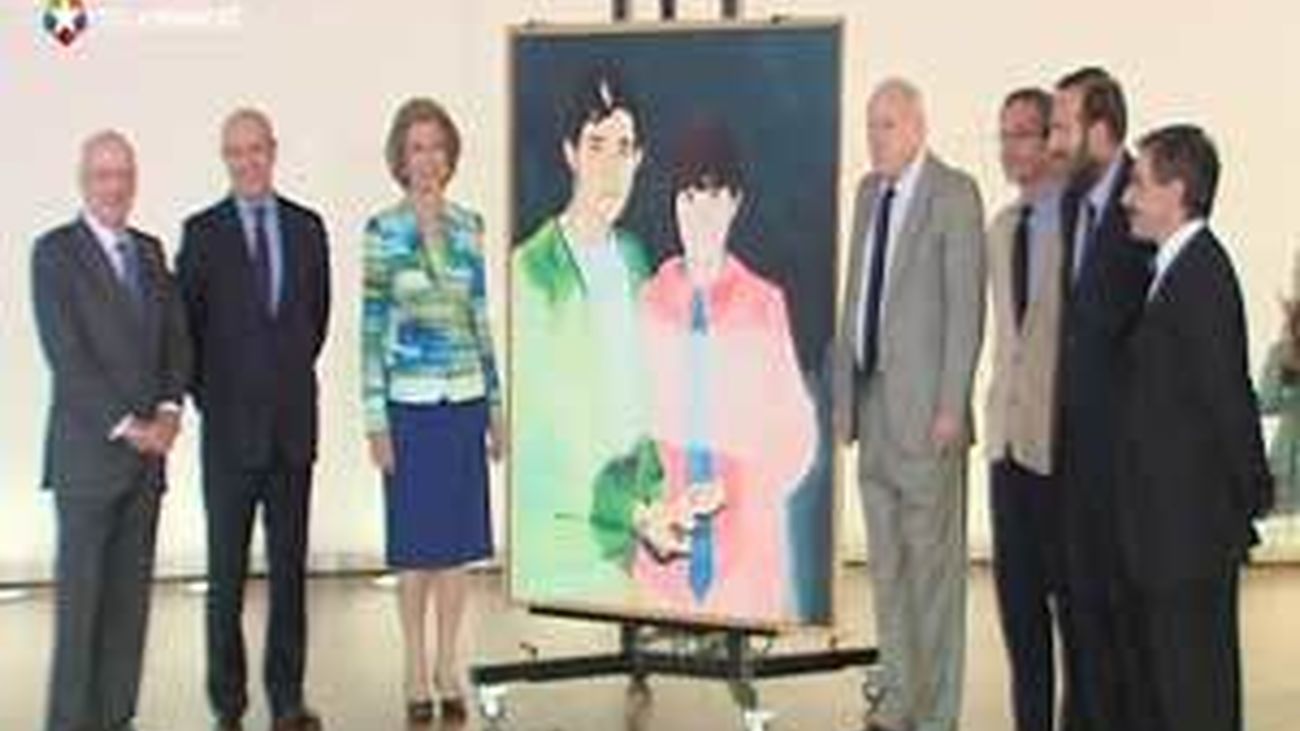 Doña Sofía preside la donación de una obra de Arroyo al museo Reina Sofía