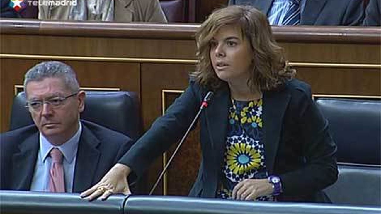 Sáenz de Santamaría pide al PSOE coordinación con el Gobierno en asuntos de Estado