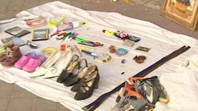 En "la milla de la chatarra" los vendedores ilegales ofrecen de todo