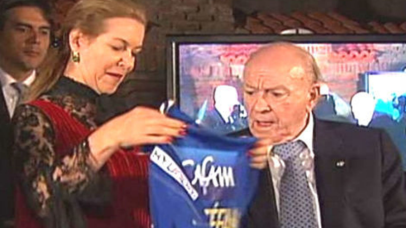 Kaká se exhibe en una goleada ante Millonarios, en honor a Di Stéfano