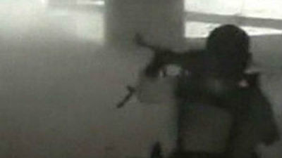 El fuego destruye 1.500 tiendas del zoco de Alepo, según un activista