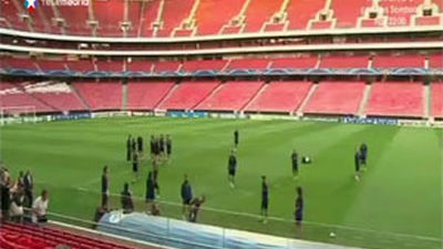 Pulso de líderes en Da Luz, donde el Barça siempre ha empatado