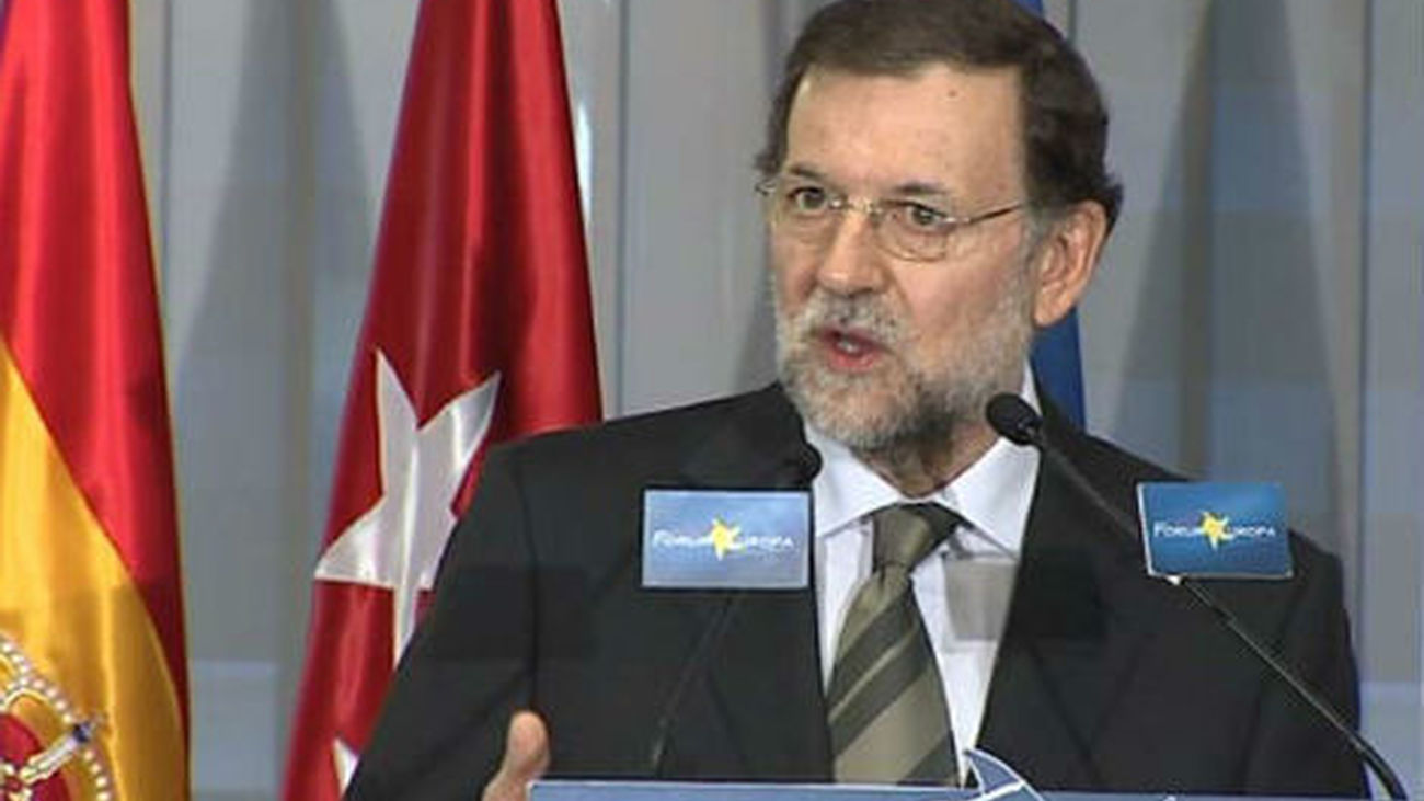 Rajoy "está negociando las condiciones del rescate para saber si lo pide o no"