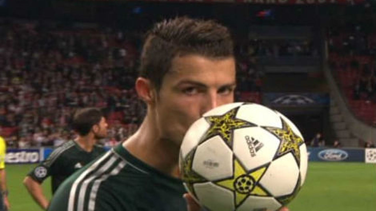 Real Madrid golea al Ajax en Holanda con triplete de Ronaldo