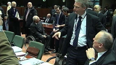 El Eurogrupo celebra hoy una teleconferencia  para examinar el plan de recompra de deuda de Grecia