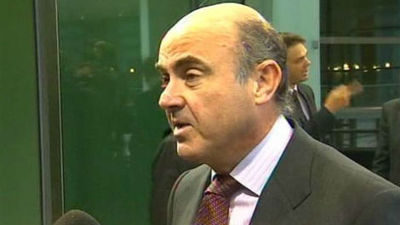 De Guindos dice que el Gobierno trabaja para evitar las proyecciones del FMI