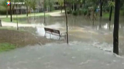 Los bomberos realizan 15 salidas en dos horas por fuertes lluvias en la zona este