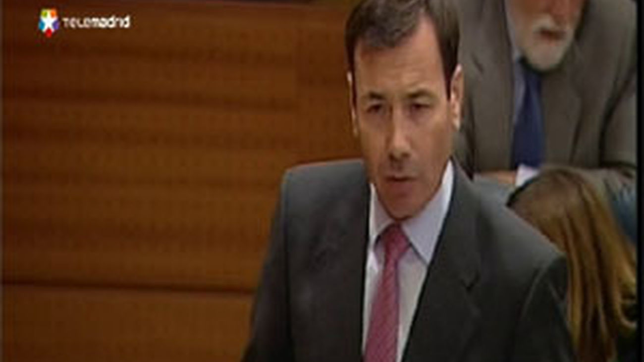 Gómez acusa al PP de robar la jubilación a los mayores después de robarles la infancia