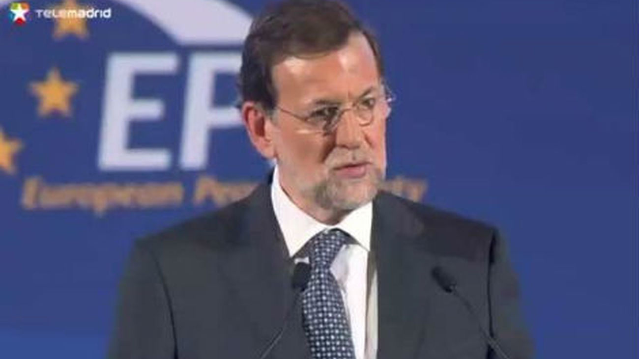 Hollande, Merkel y Monti discuten cómo activar el rescate a España