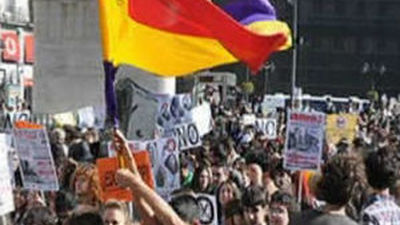 Incidentes en Valencia en la jornada de protesta apoyada por la Confederacion de Padres