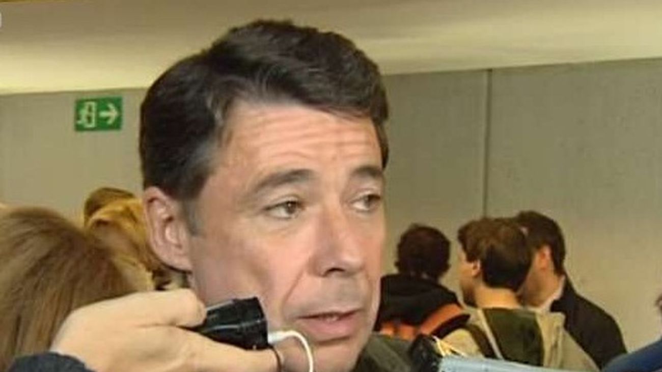 González y Aguirre piden a Rubalcaba que descalifique a Tomás Gómez