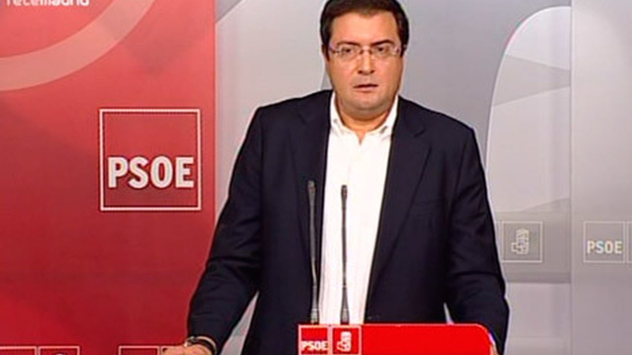 El PSOE se divide entre la dirección y los críticos de Rubalcaba