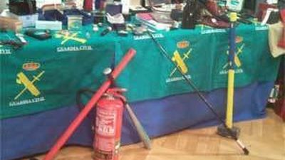 Cae la "banda del extintor" responsable de 27  atracos a tiendas y 30 robos de coches de lujo