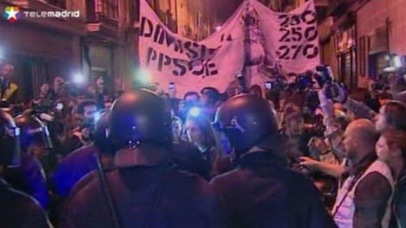 Cifuentes abre expedientes a los convocantes de la manifestación ante el Congreso