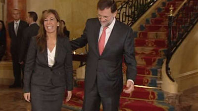 Rajoy presenta a Sánchez-Camacho como la "estabilidad"  y "la certidumbre"