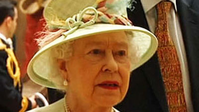 Isabel II busca una criada de confianza