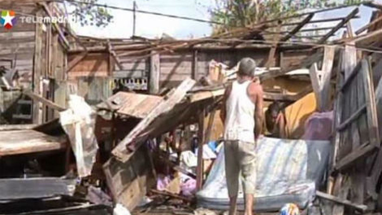 Unos 21 muertos, fuertes lluvias y graves daños deja "Sandy" en el Caribe.