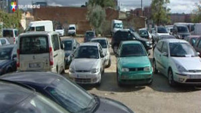 Los solares se convierten en aparcamientos contra la crisis