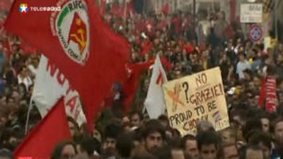 Decenas de miles de personas salen a la calle contra el Gobierno de Monti