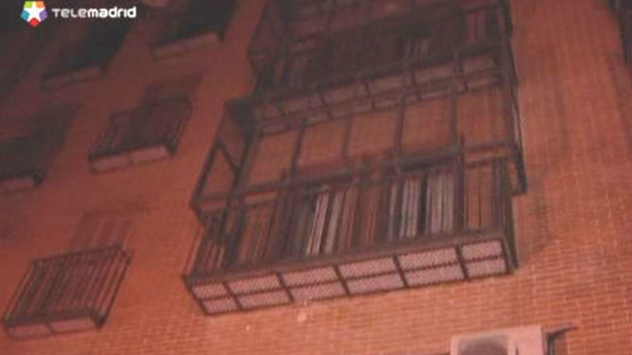 Una niña de 6 años herida de gravedad tras precipitarse desde un tercer piso en Madrid
