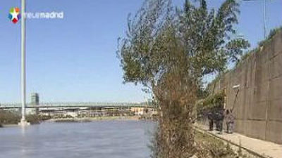 Once policías salvan del Ebro a un hombre que acababa de acuchillar a un agente