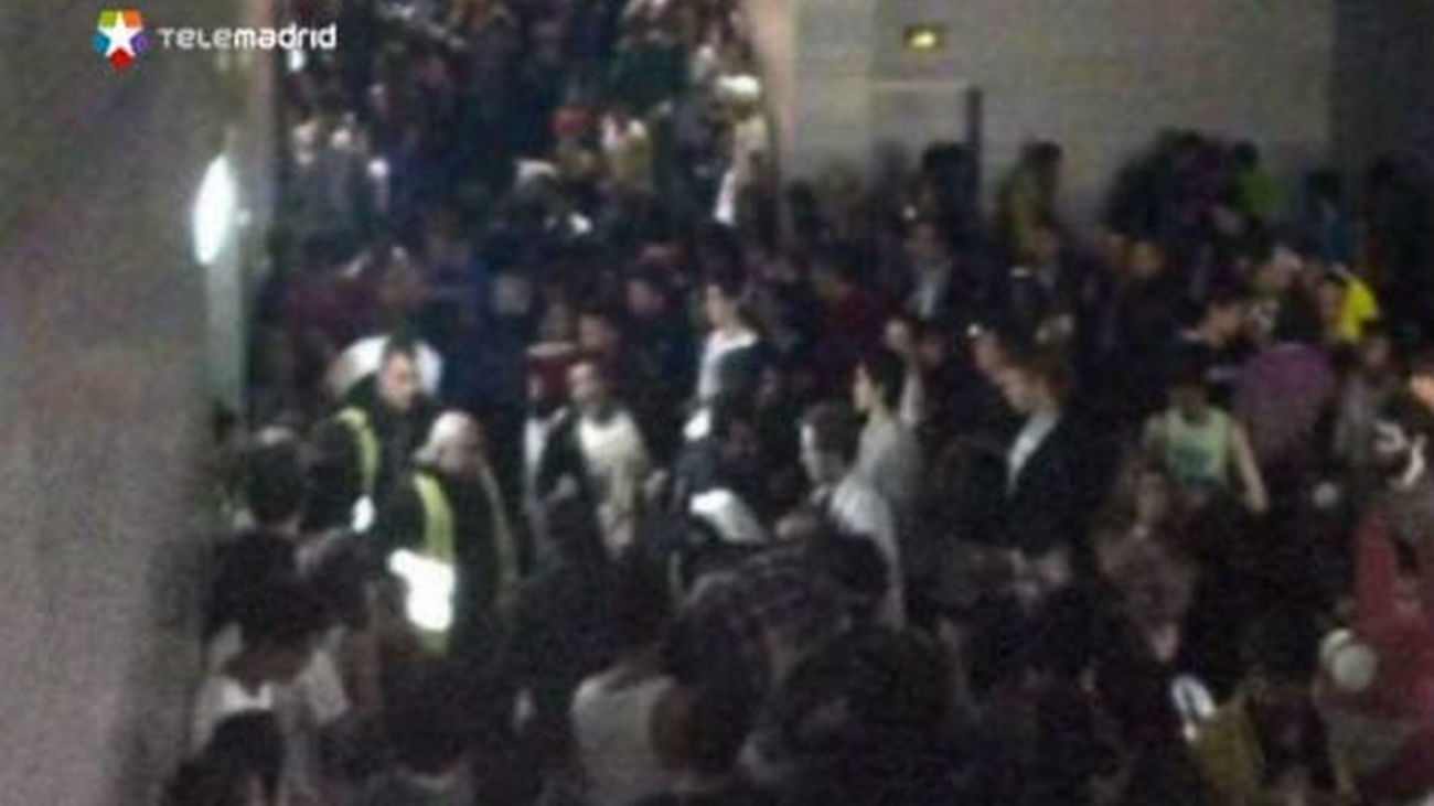 La Policía visiona las cámaras enfocadas al pasillo donde se produjo la avalancha