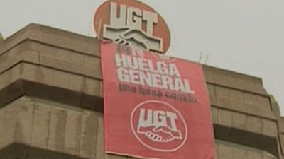 UGT despliega una pancarta para que la huelga general sea "más conocida"
