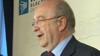 Almunia dice que Europa ve con "intensa  preocupación" el elevado paro de España