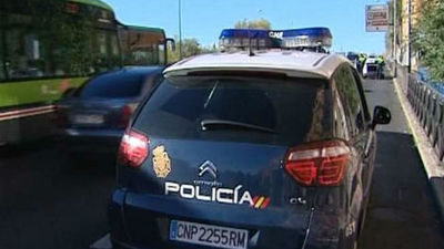 La persecución policial de unos atracadores atasca a primera hora la N-5